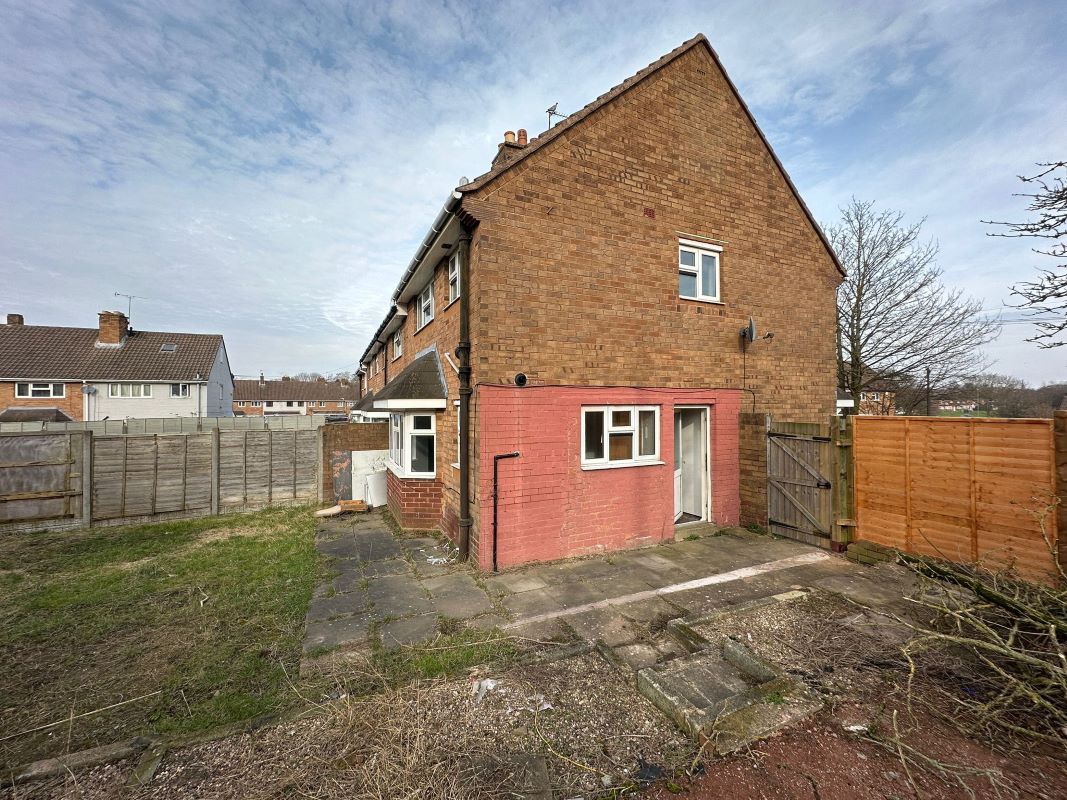 3 bedroom end terraced house in Walsall