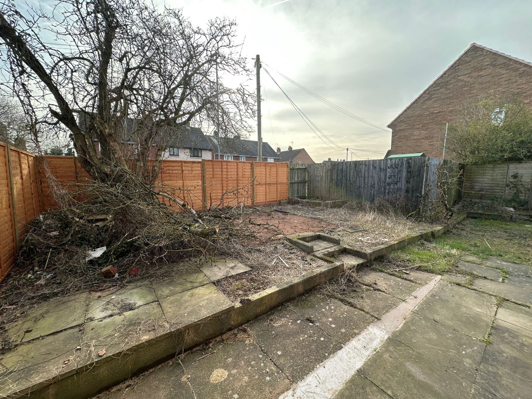 3 bedroom end terraced house in Walsall