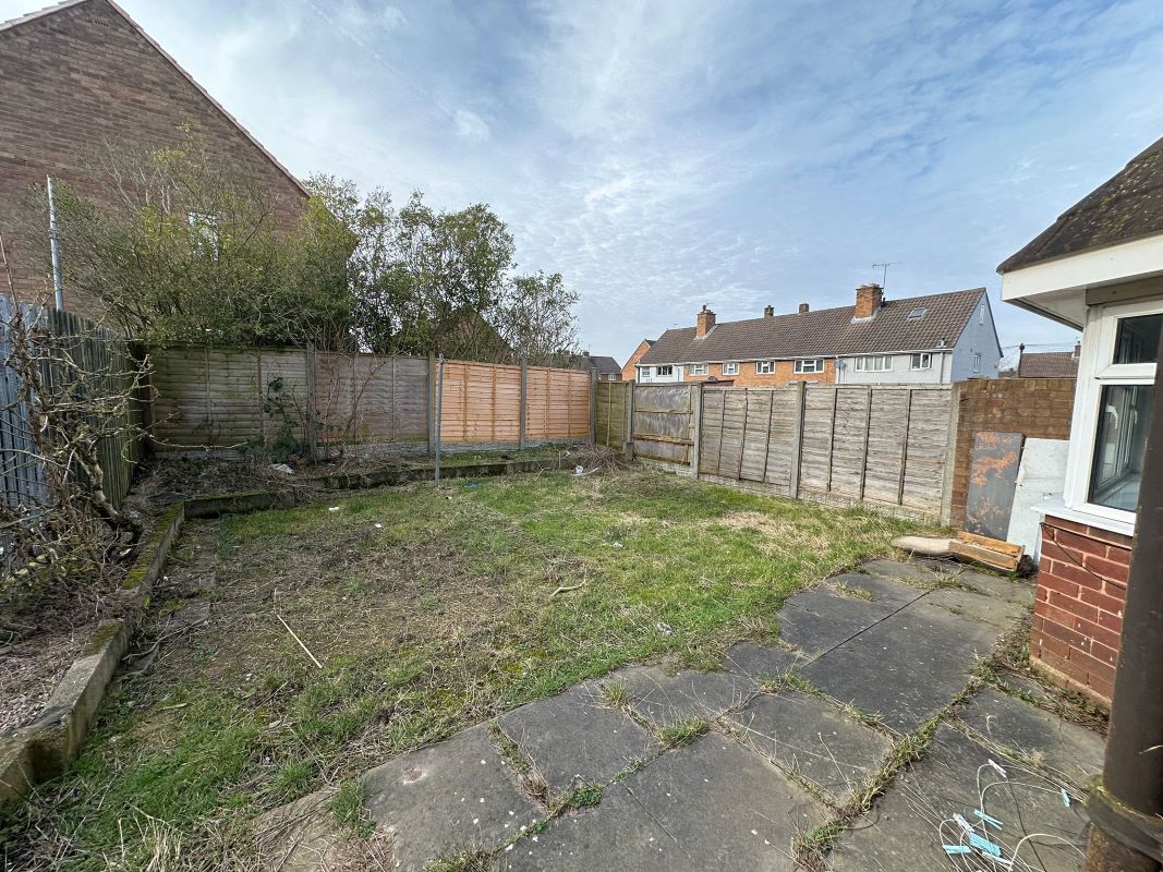 3 bedroom end terraced house in Walsall