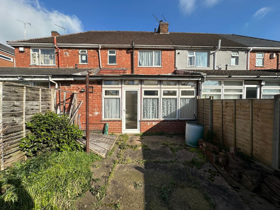 3 bedroom mid terraced house in Coventry 
