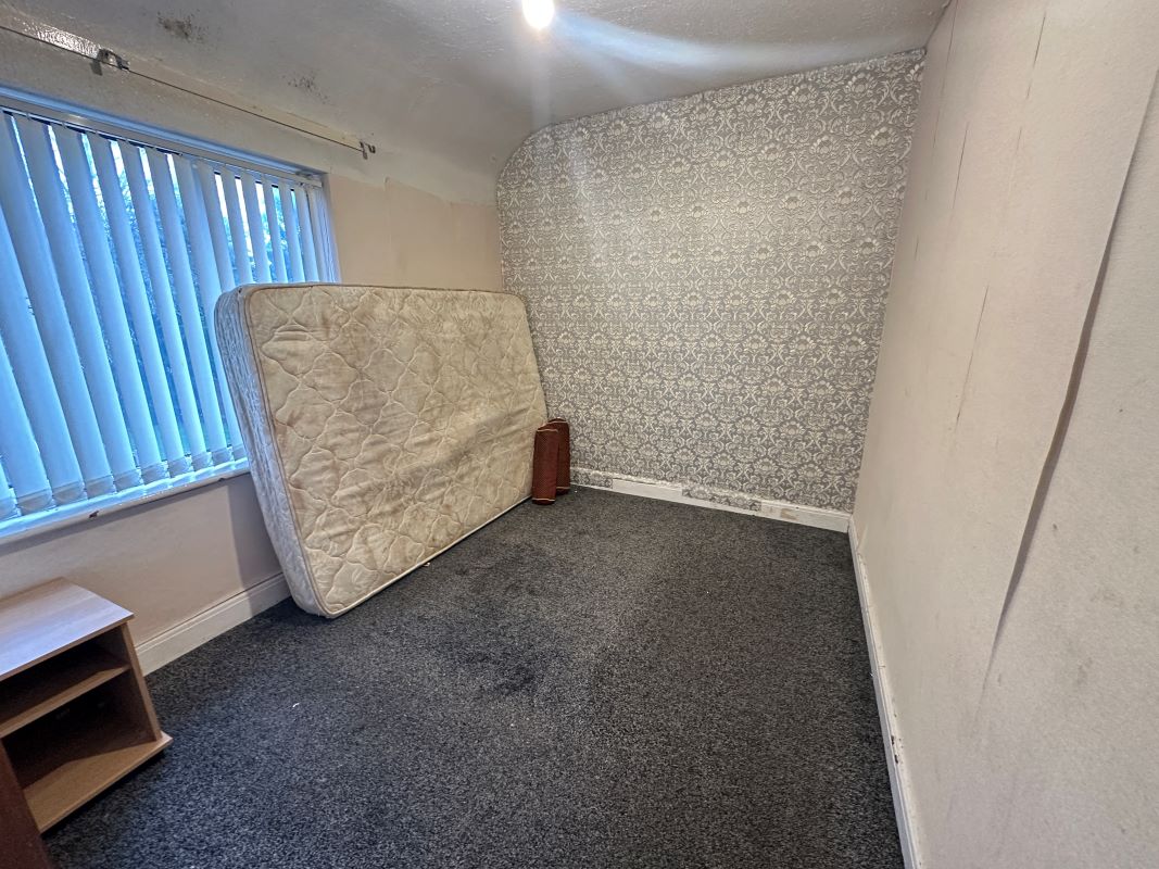 3 bedroom semi detached house in Tipton