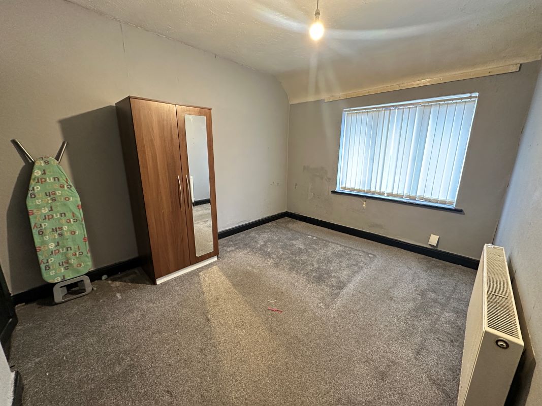 3 bedroom semi detached house in Tipton