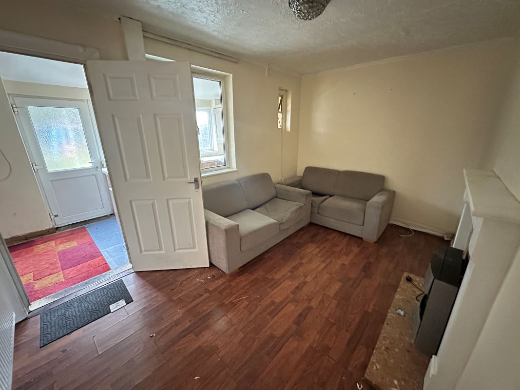 3 bedroom semi detached house in Tipton