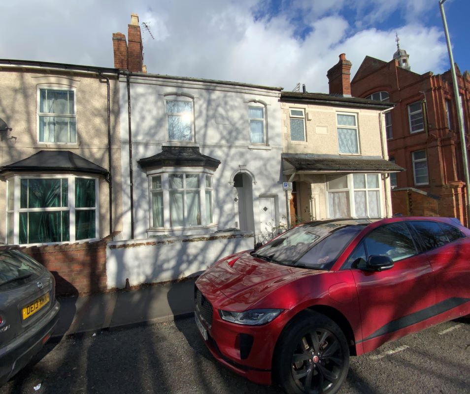3 bedroom mid terraced property in Wolverhampton 