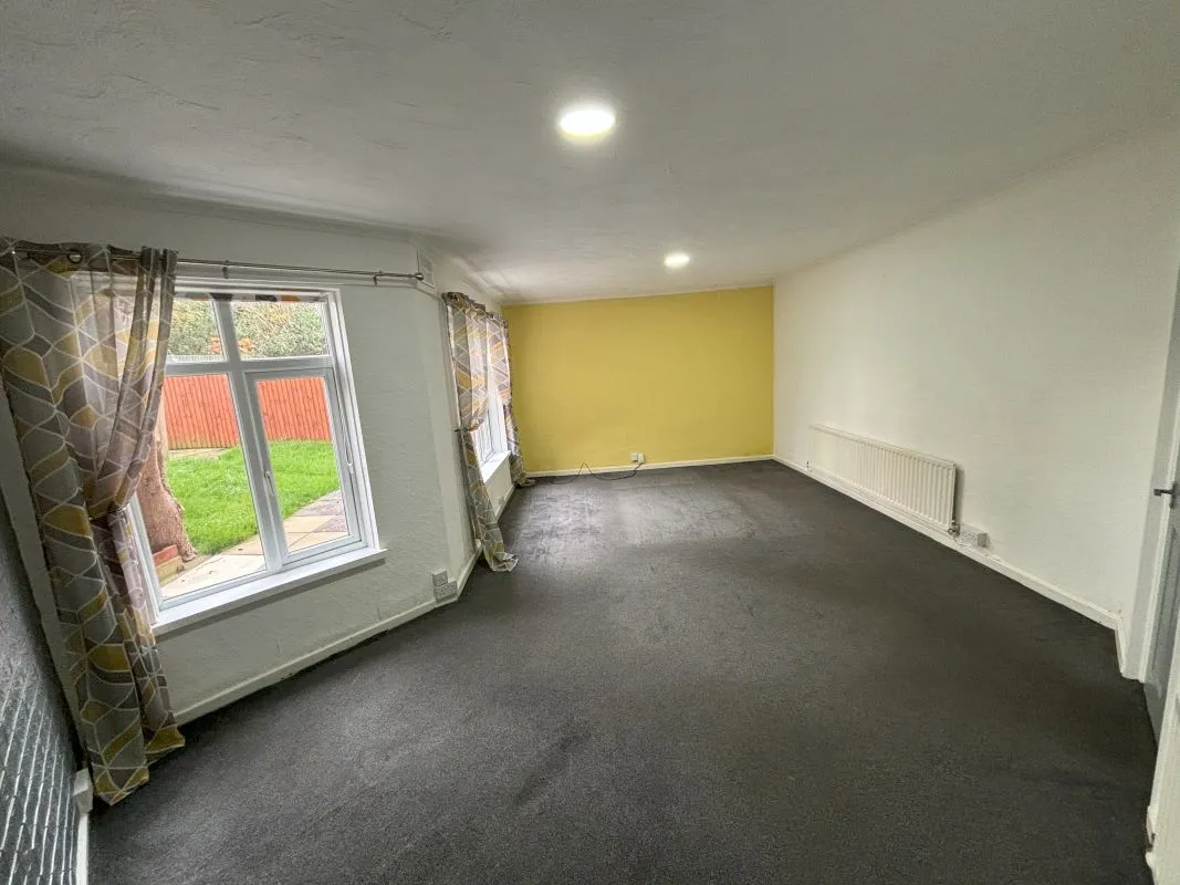 3 bedroom semi detached house in Birmingham 