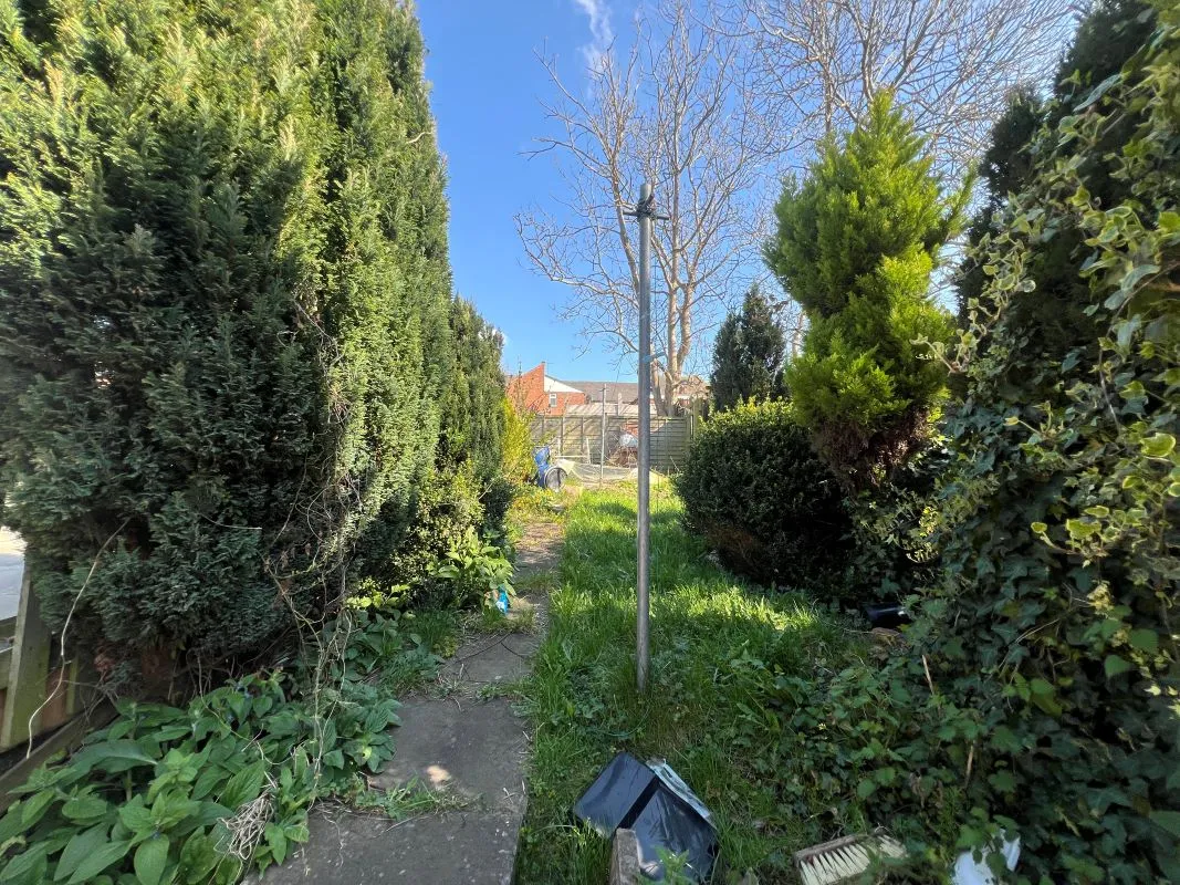3 bedroom end terraced house in Walsall