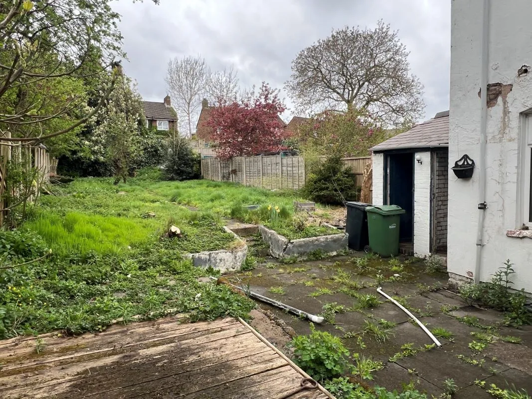 3 bedroom semi detached house in Tipton