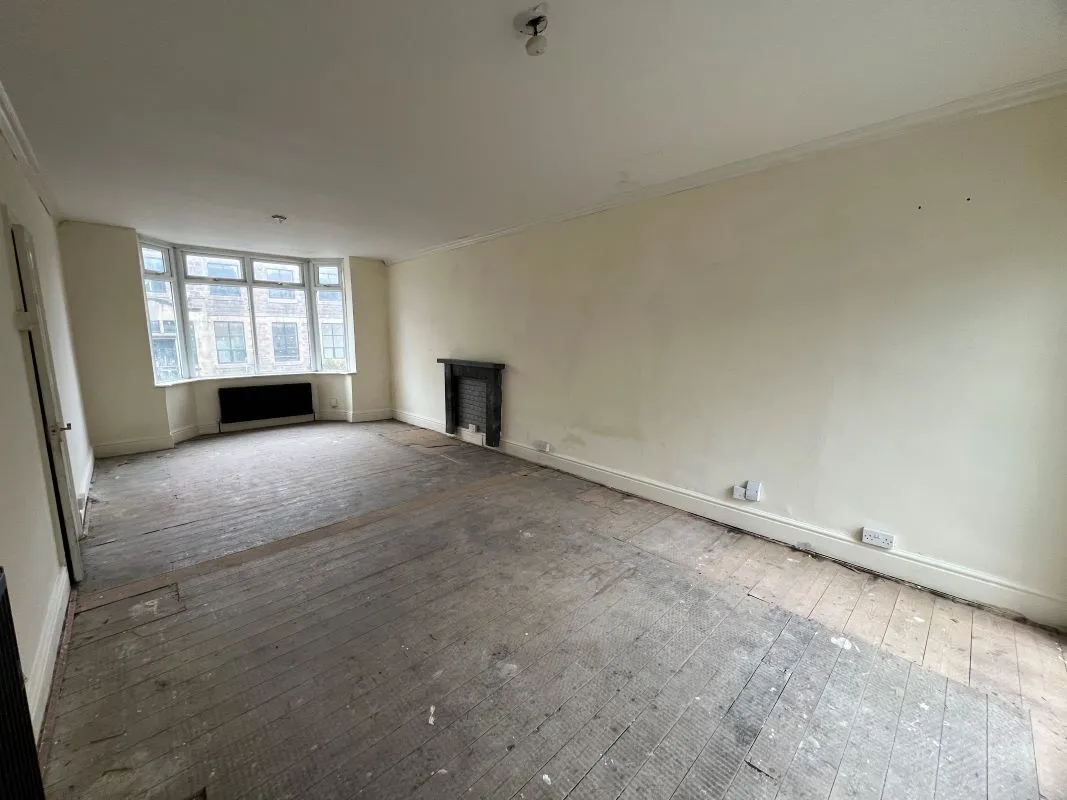 3 bedroom semi detached house in Tipton