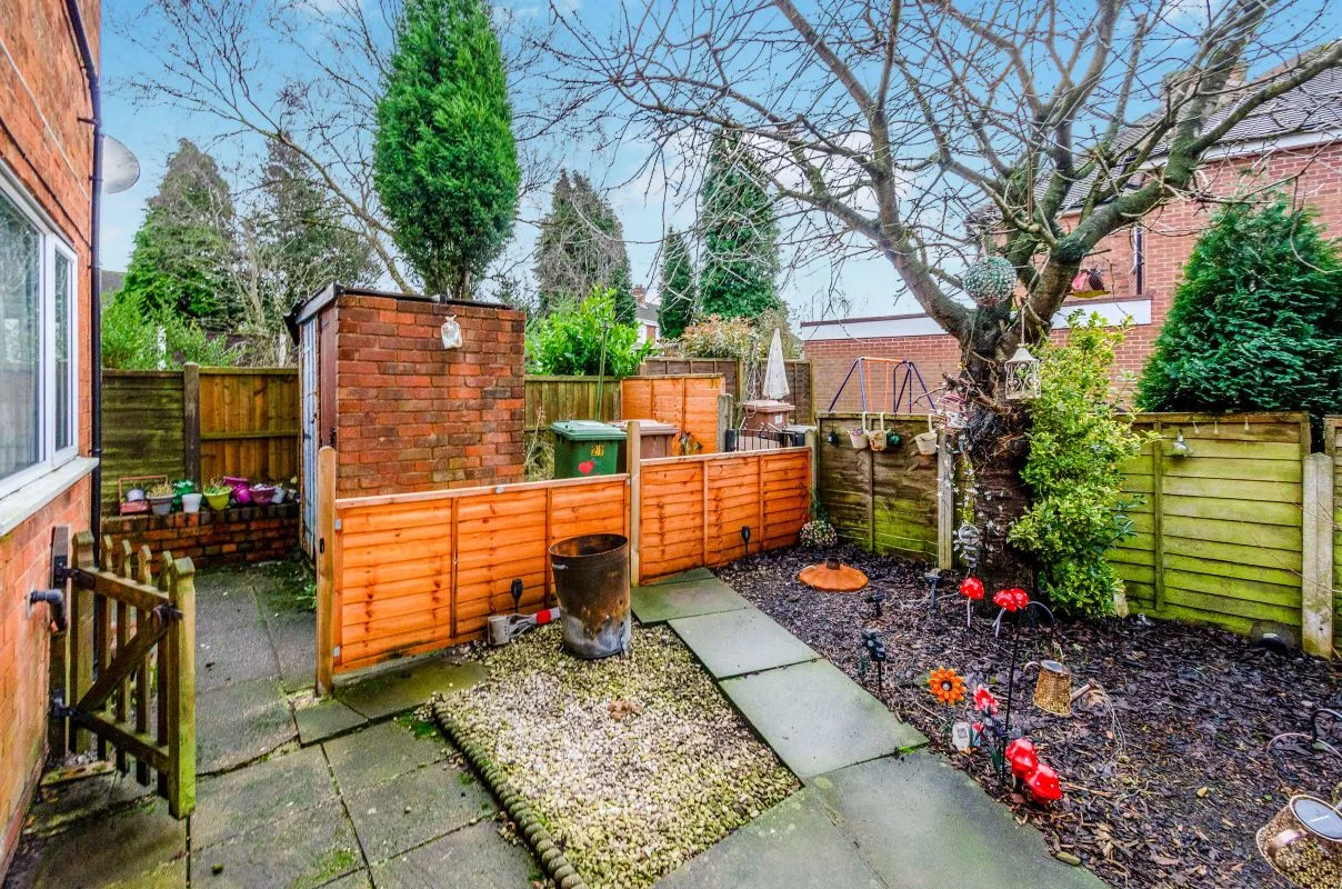 2 bedroom maisonette in Walsall