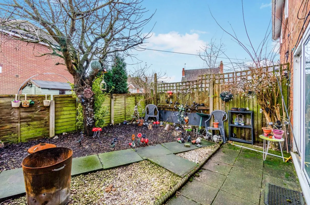2 bedroom maisonette in Walsall