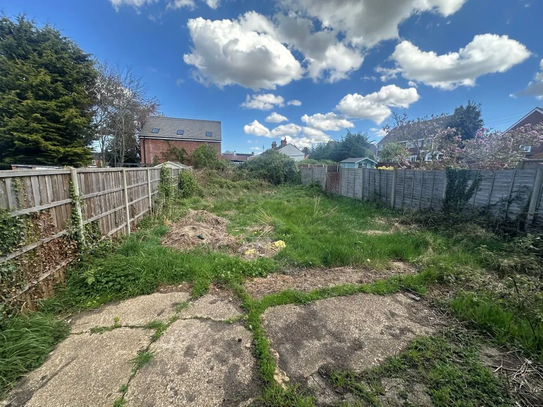 3 bedroom semi detached house in Bedfordshire