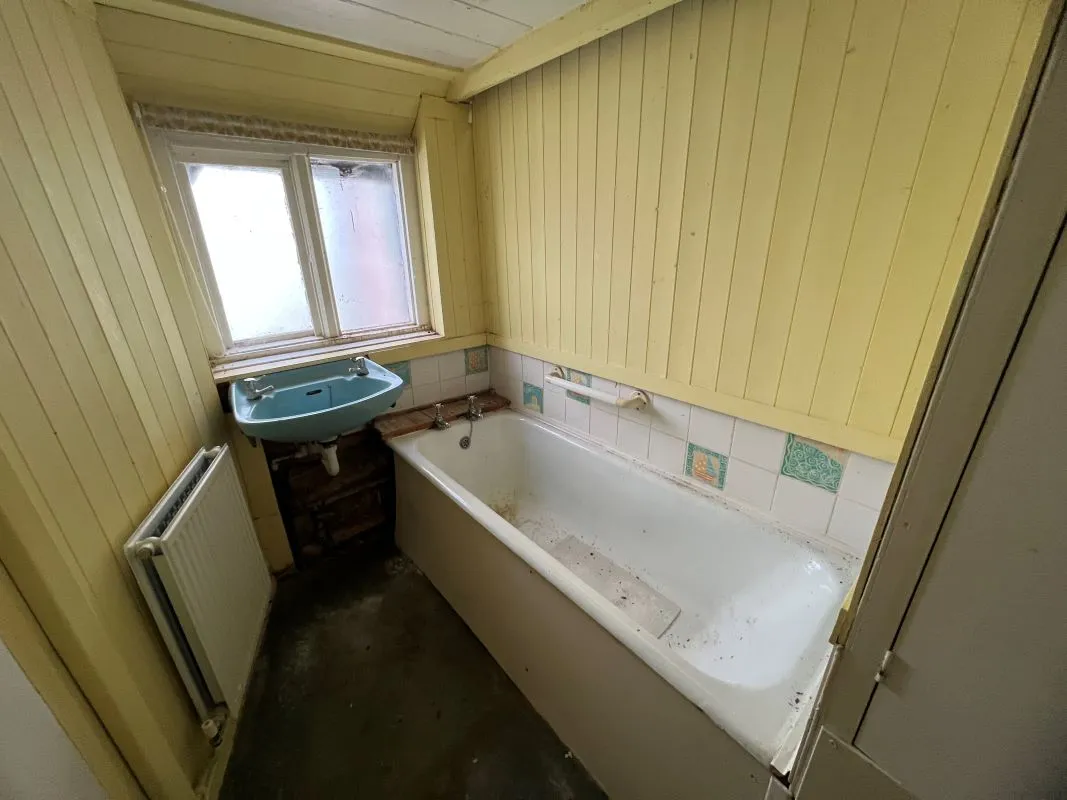 2 bedroom mid terraced house in Bromsgrove