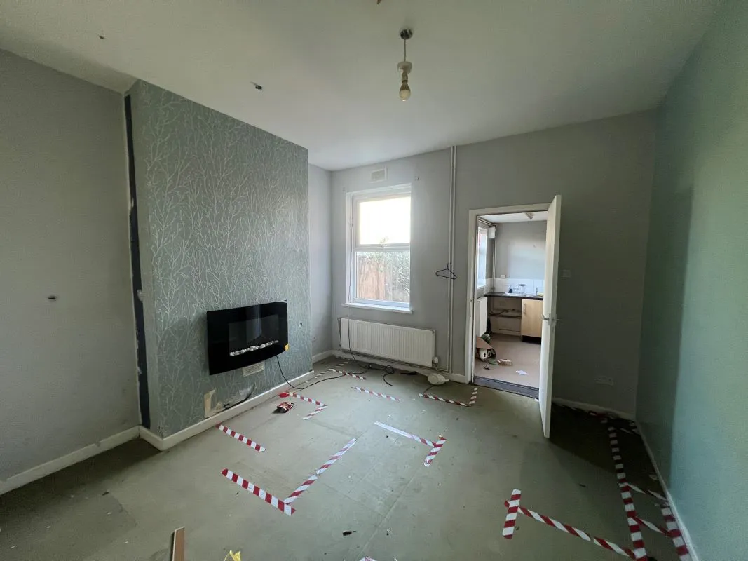 2 bedroom end terraced house in Walsall