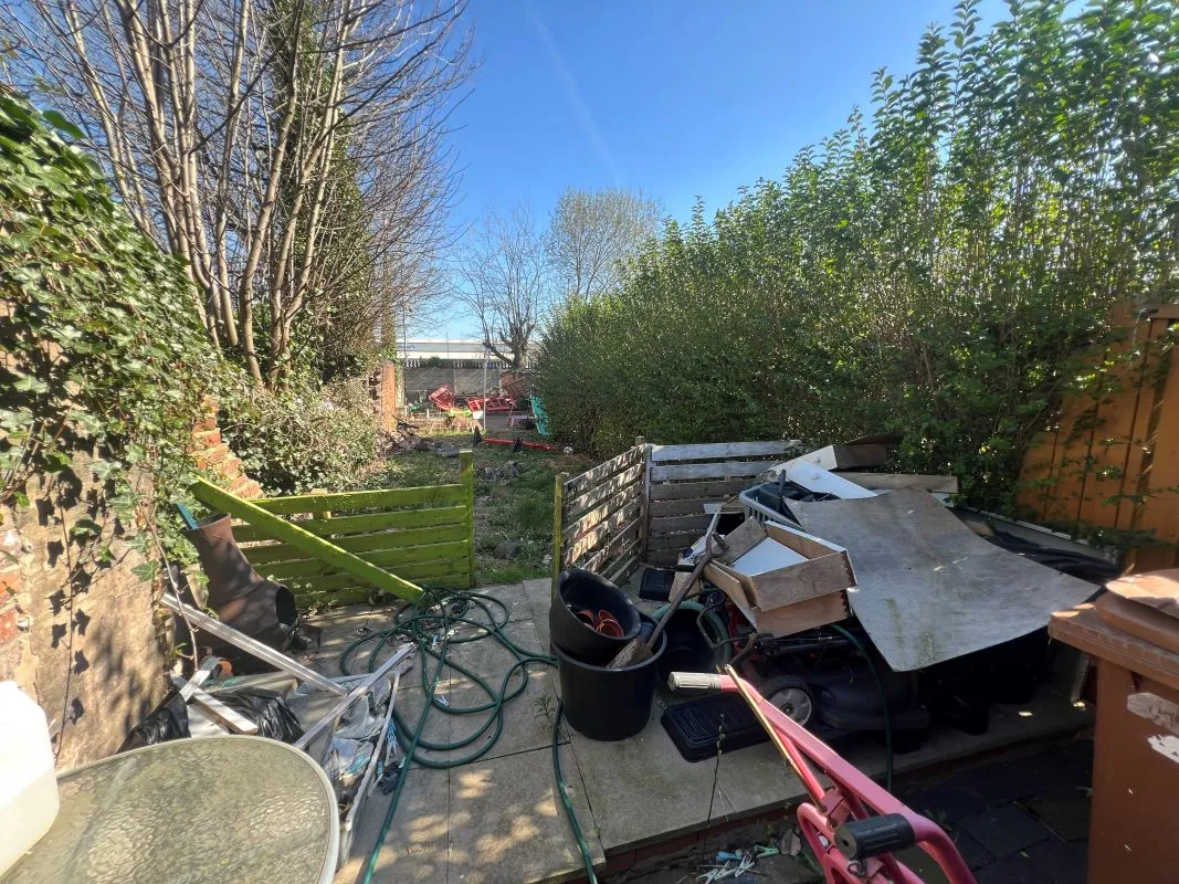 2 bedroom end terraced house in Walsall