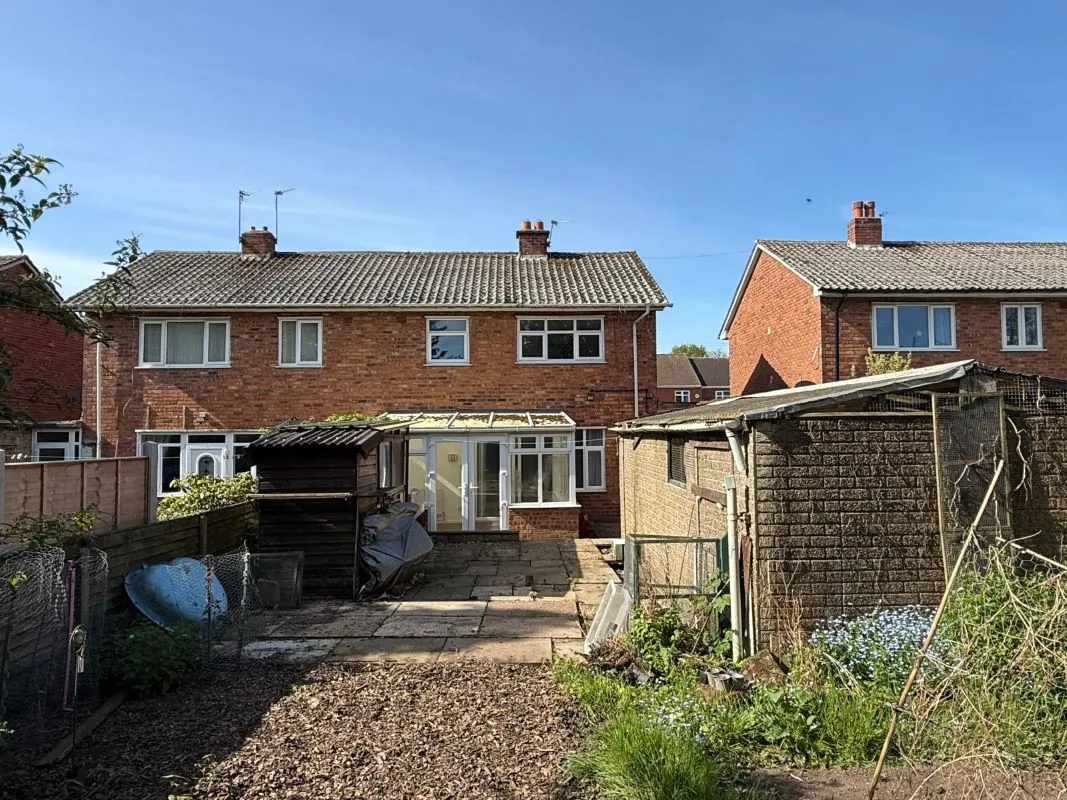 3 bedroom semi detached house in Walsall