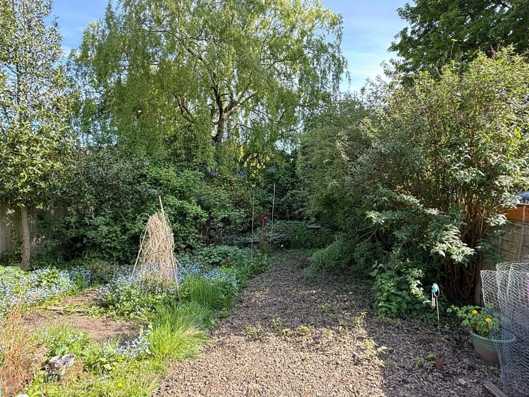 3 bedroom semi detached house in Walsall