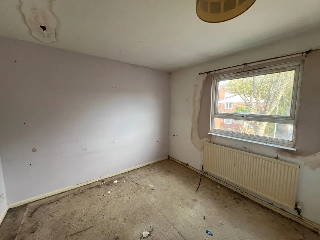 3 bedroom mid terraced house in Dawley, Telford