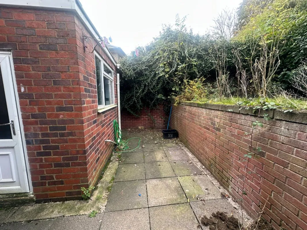 3 bedroom semi detached house in Brierley Hill
