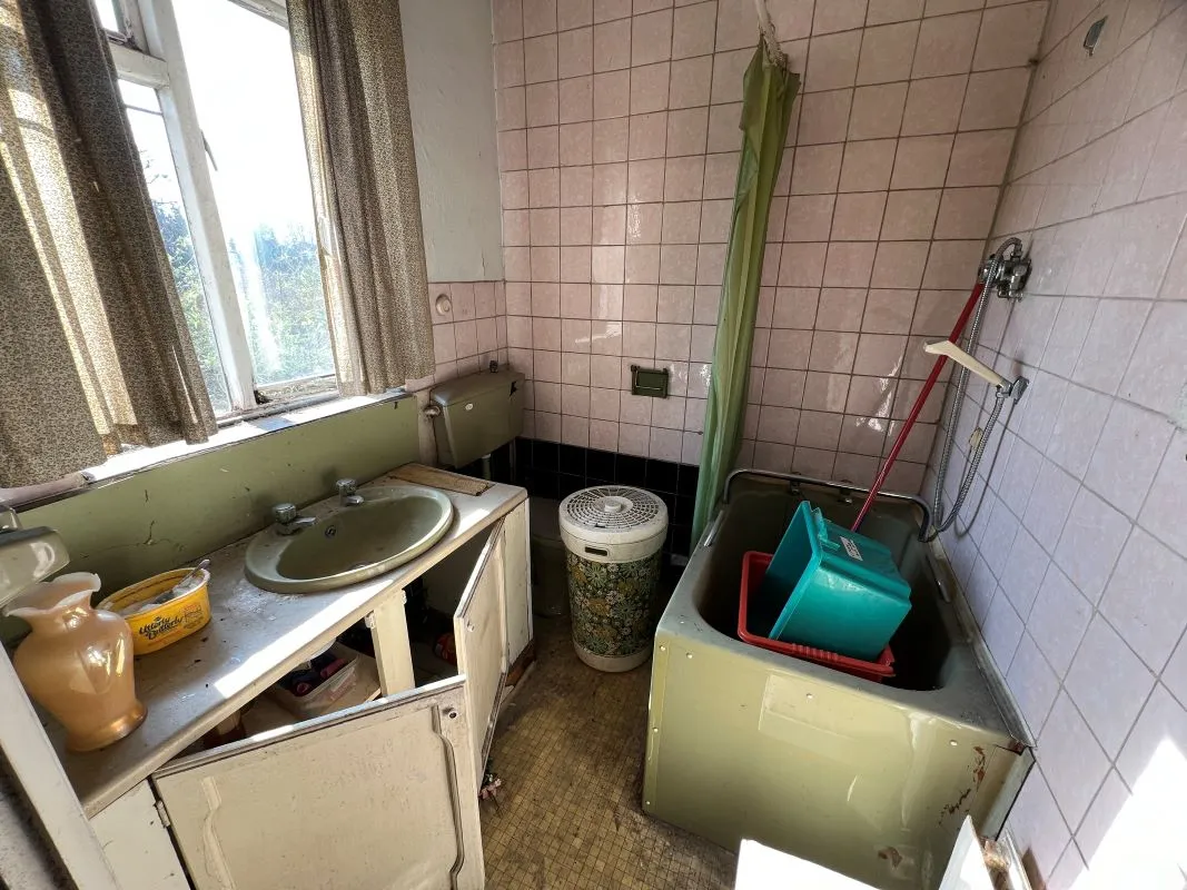 3 bedroom end terrace and former retail property in Yardley Wood