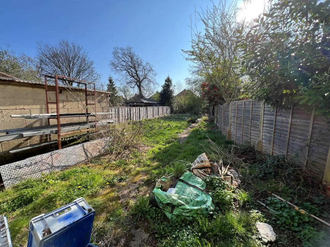 3 bedroom end terrace and former retail property in Yardley Wood