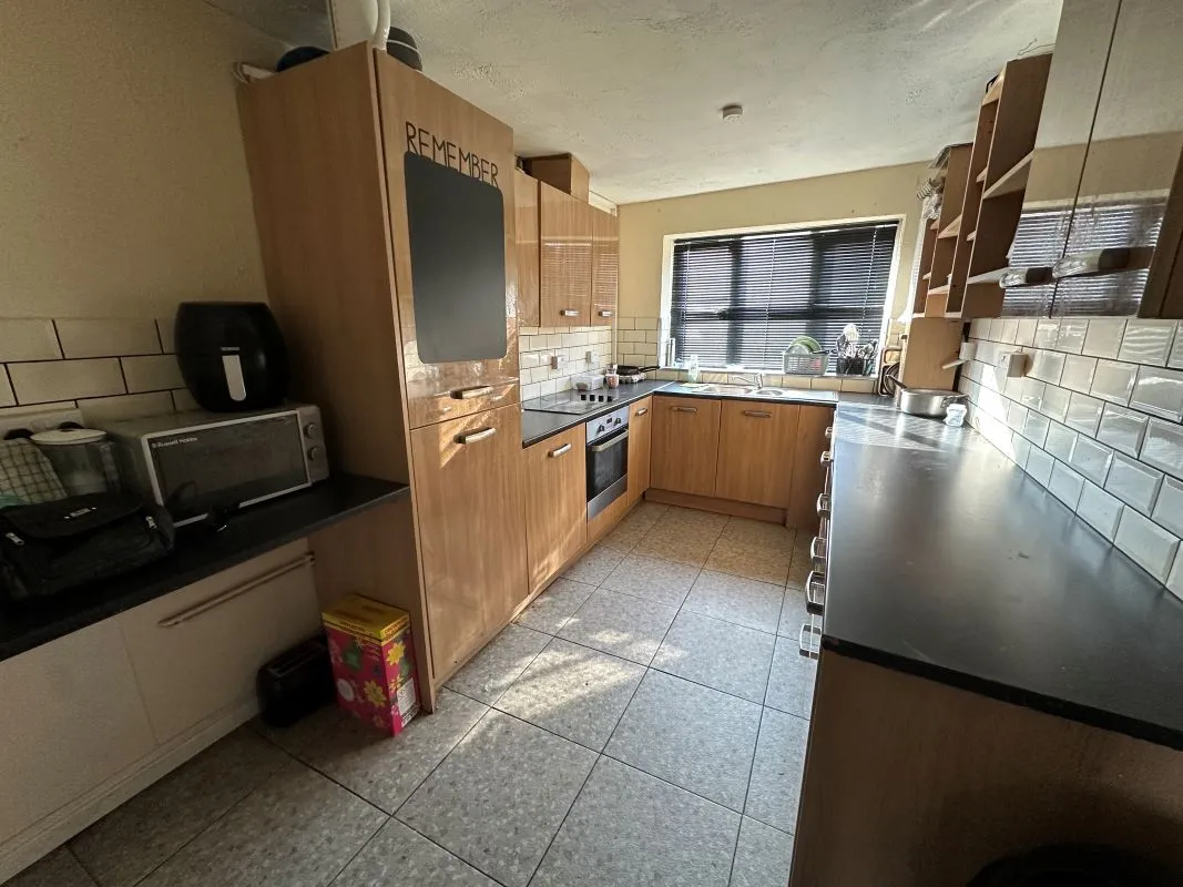5 bedroom townhouse in Oldbury