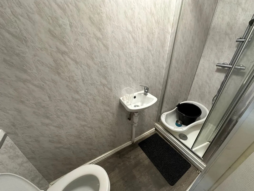 5 bedroom townhouse in Oldbury