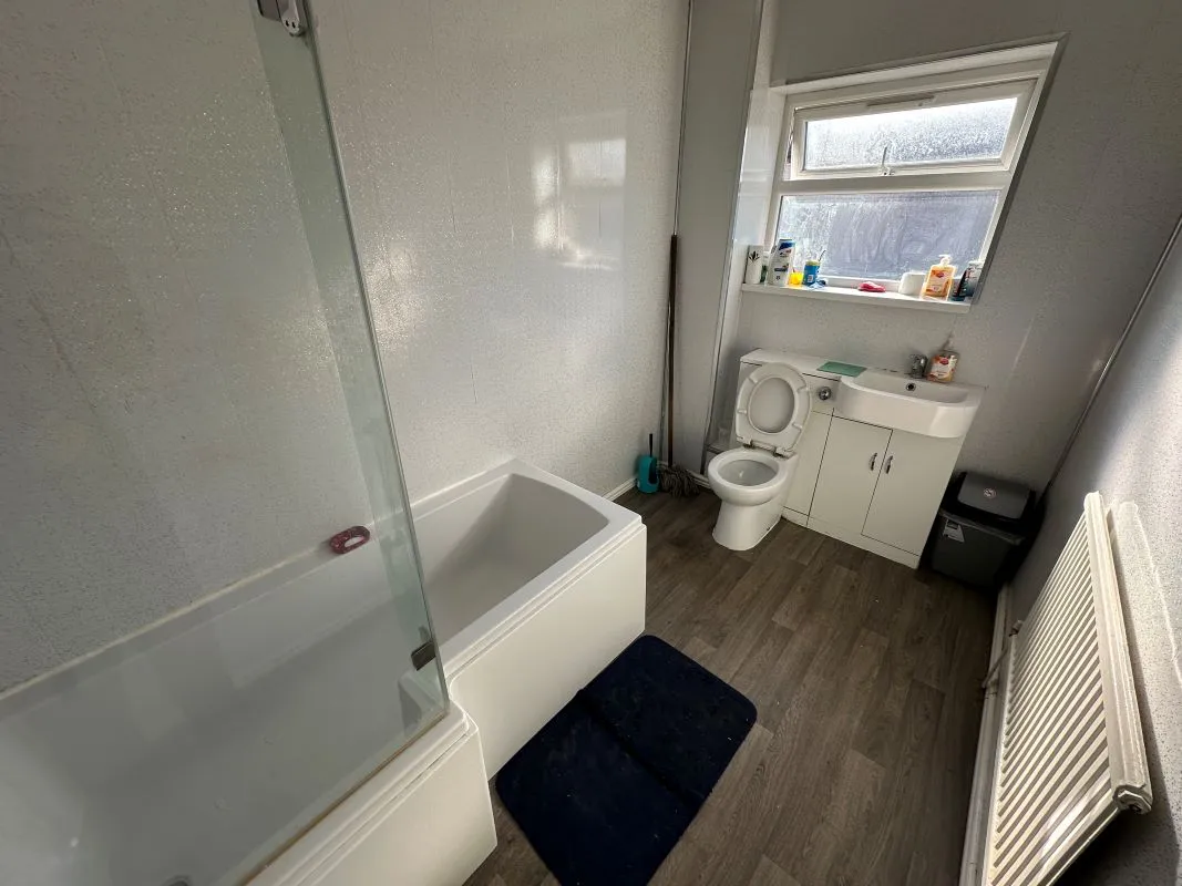 5 bedroom townhouse in Oldbury