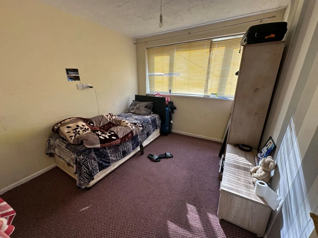 5 bedroom townhouse in Oldbury