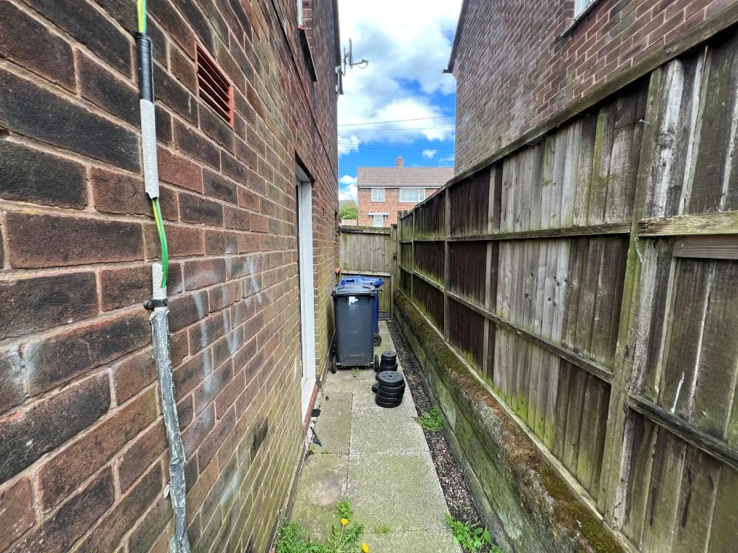 3 bedroom semi detached house in Stoke on Trent