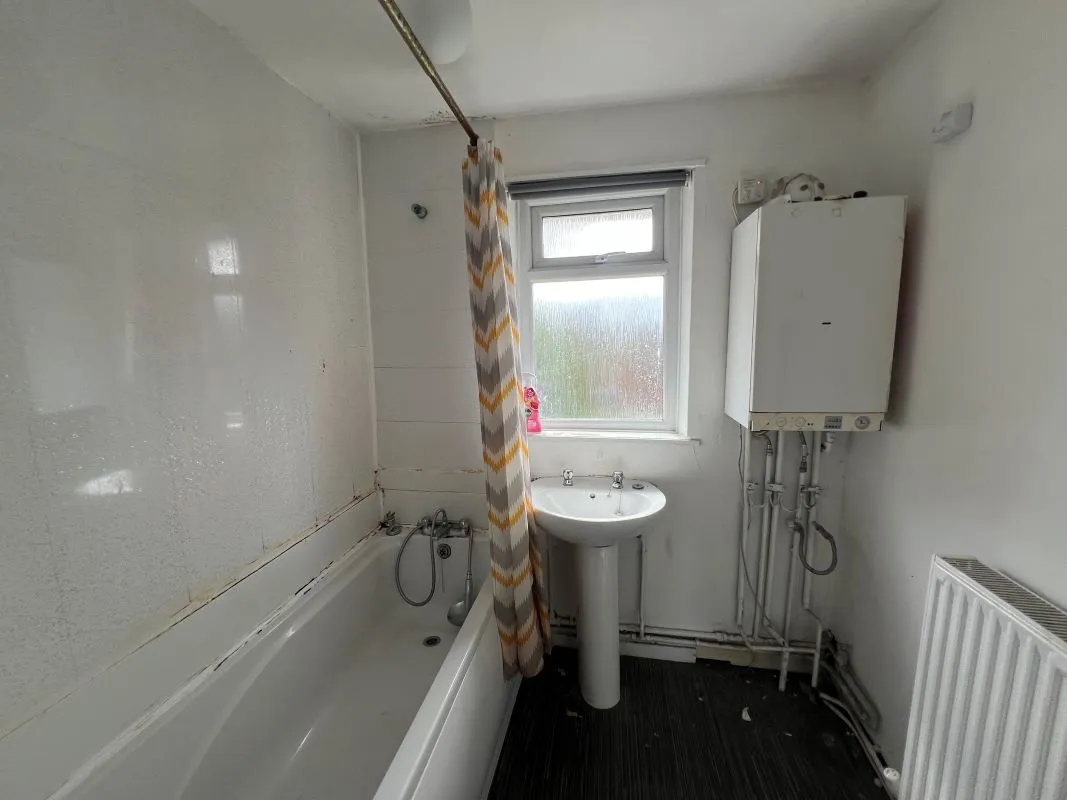 3 bedroom semi detached house in Stoke on Trent