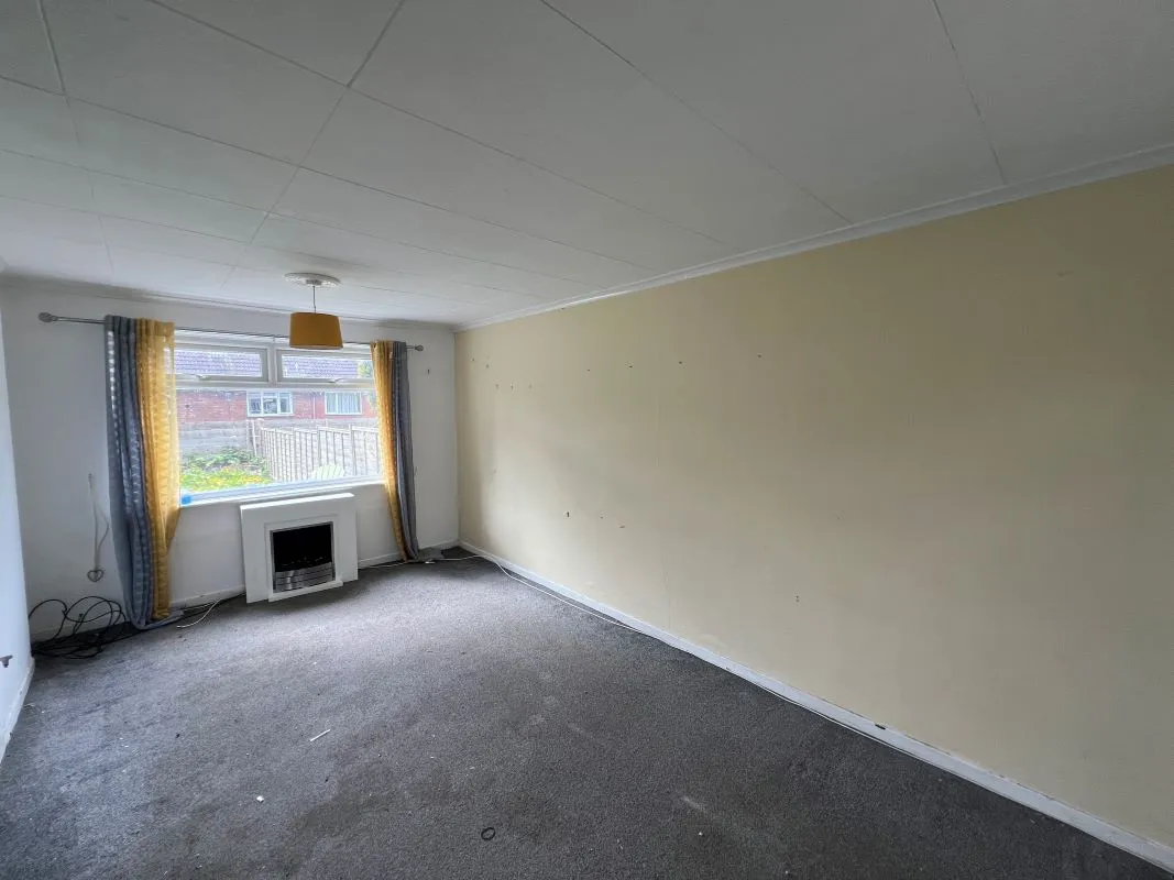 3 bedroom semi detached house in Stoke on Trent