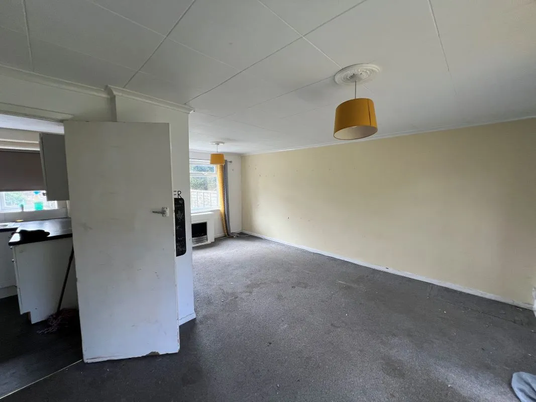 3 bedroom semi detached house in Stoke on Trent