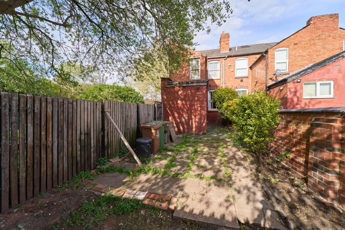 3 bedroom end terraced house in Walsall