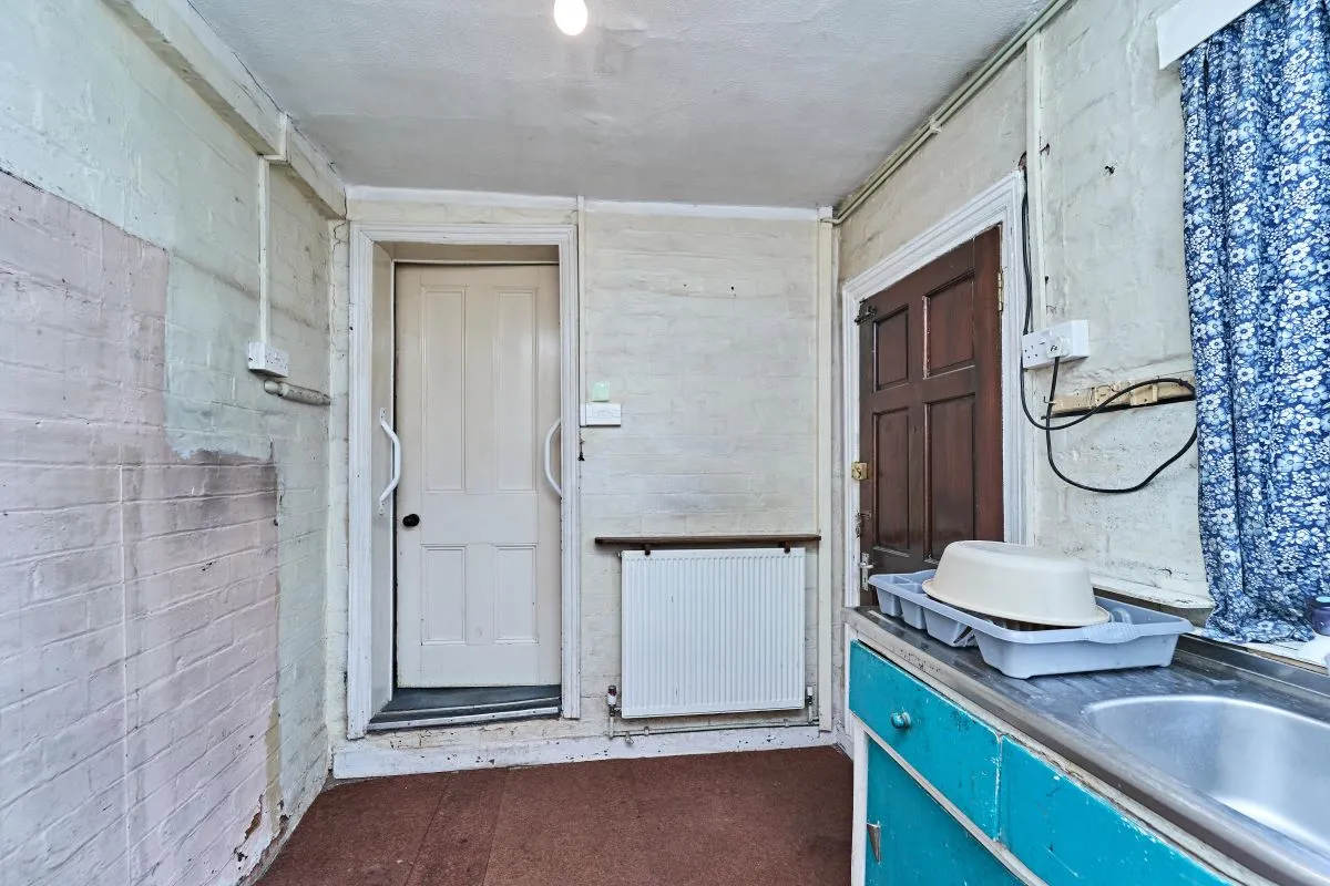 3 bedroom end terraced house in Walsall