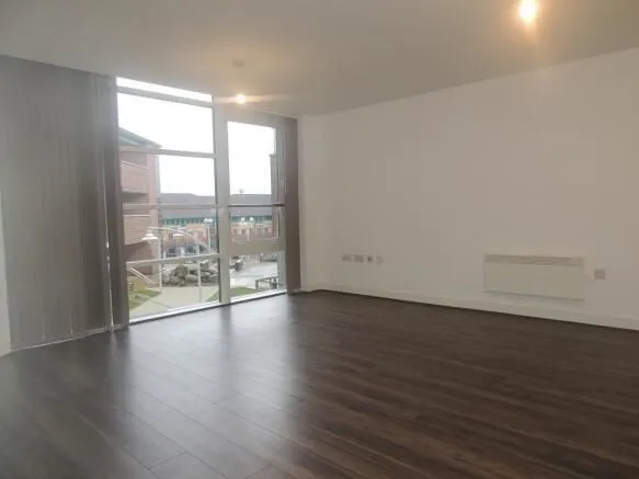 Vacant leasehold apartment in Brierley Hill