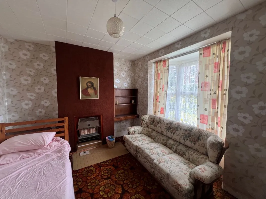 3 bedroom semi detached house in Worcester