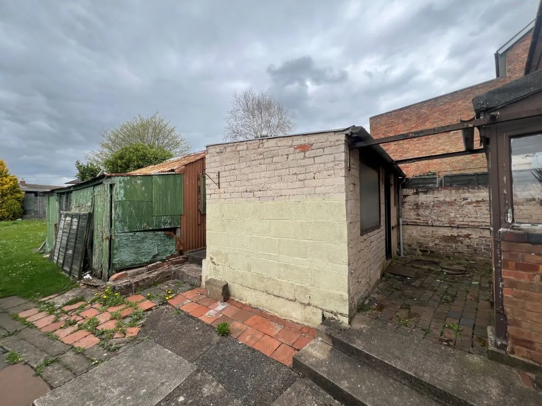 3 bedroom semi detached house in Worcester