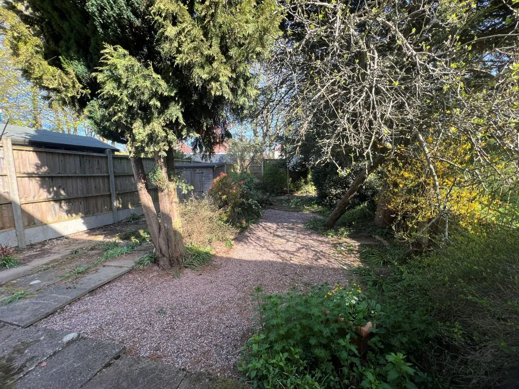 3 bedroom semi detached house in Wolverhampton