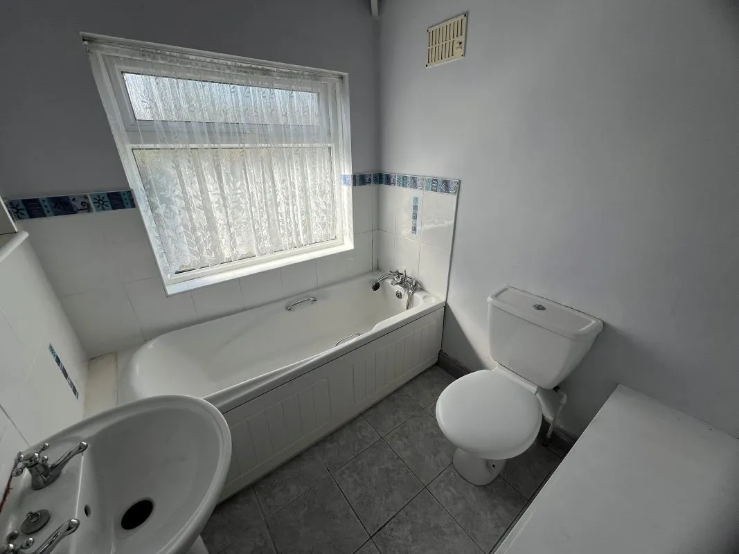 3 bedroom semi detached house in Wolverhampton