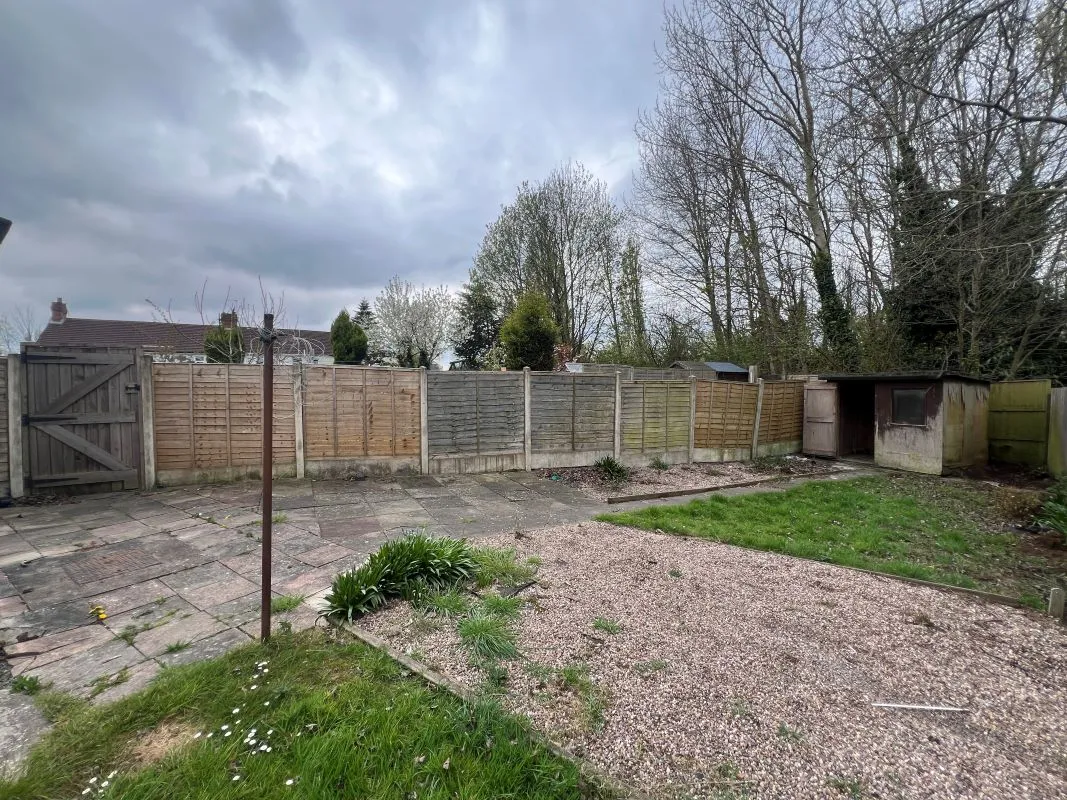 3 bedroom semi detached house in Willenhall