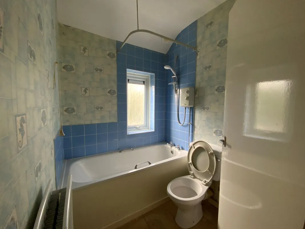 3 bedroom semi detached house in Willenhall