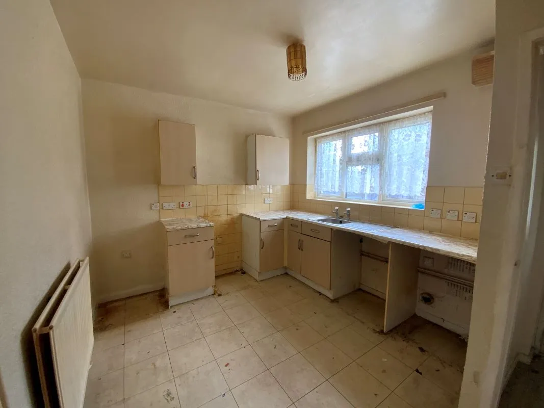 3 bedroom semi detached house in Willenhall