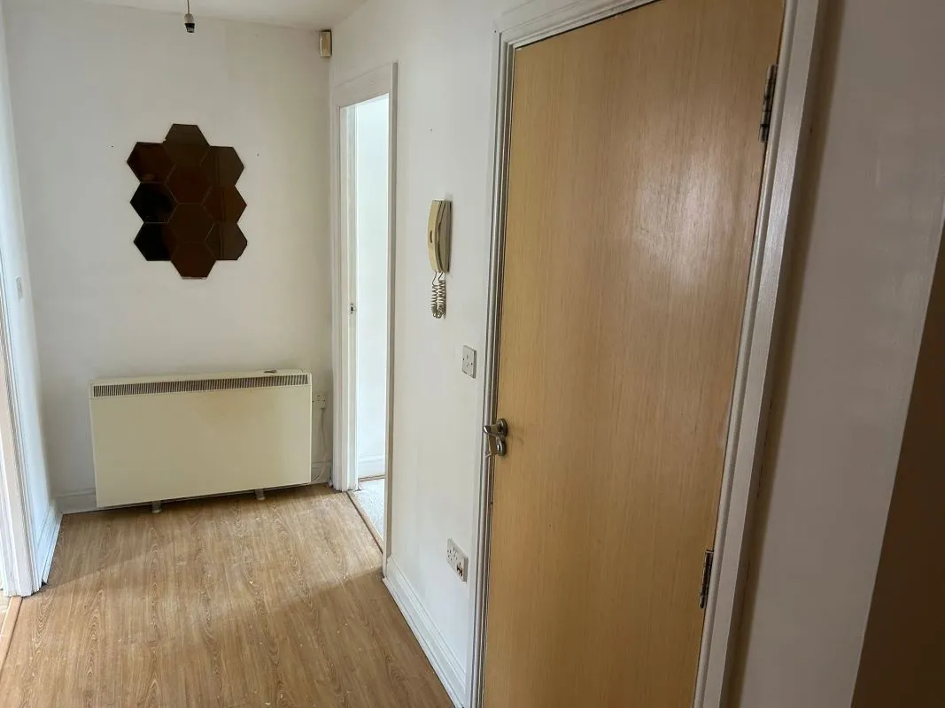 2 bedroom ground floor apartment in Warwick