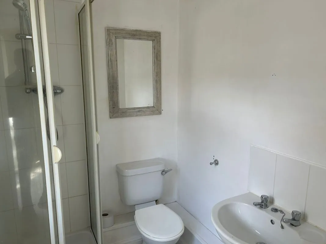 2 bedroom ground floor apartment in Warwick