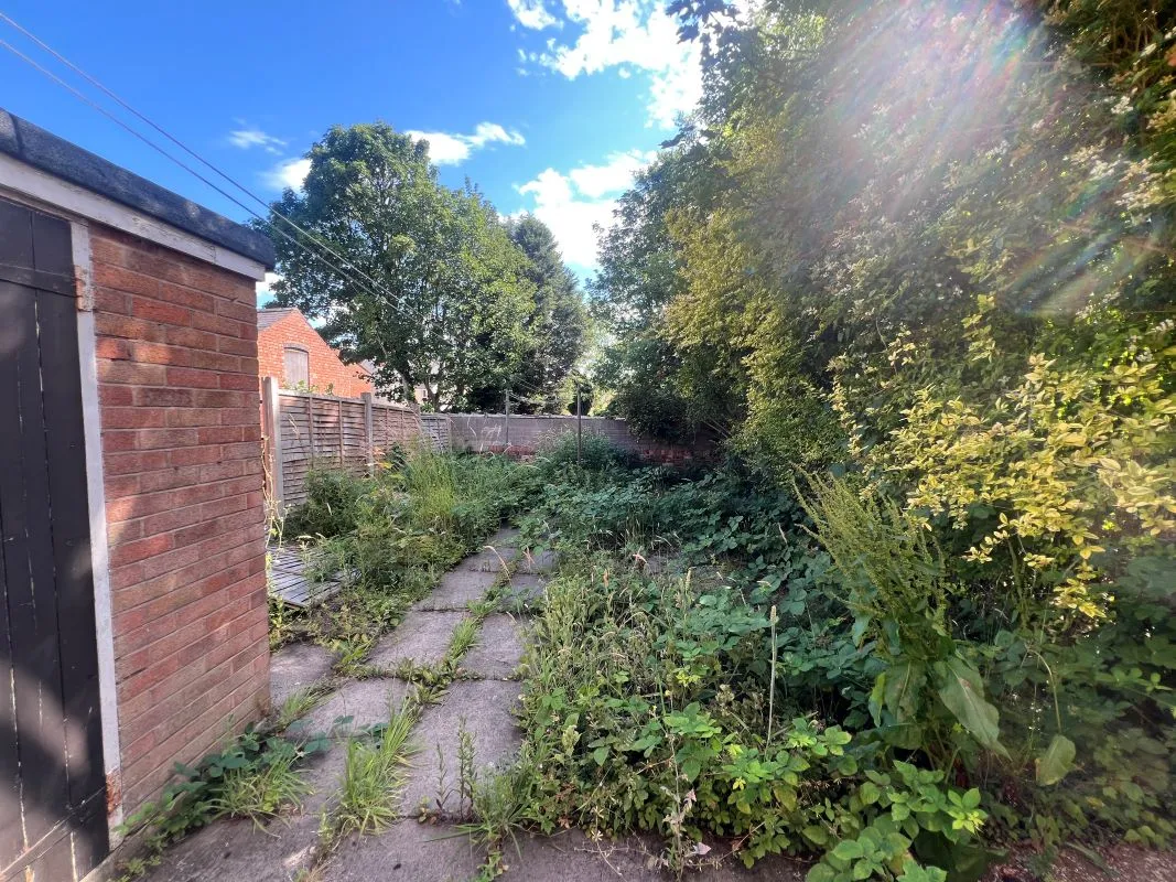 3 bedroom semi detached house in Walsall