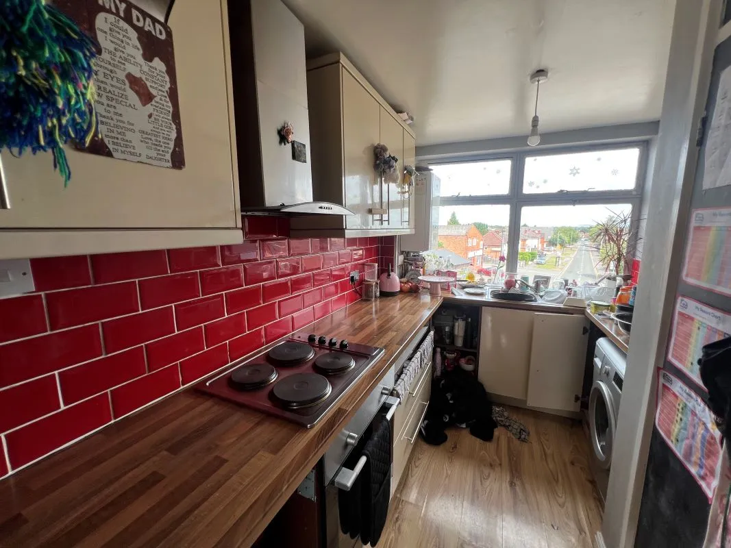 3 bedroom flat in Leicester