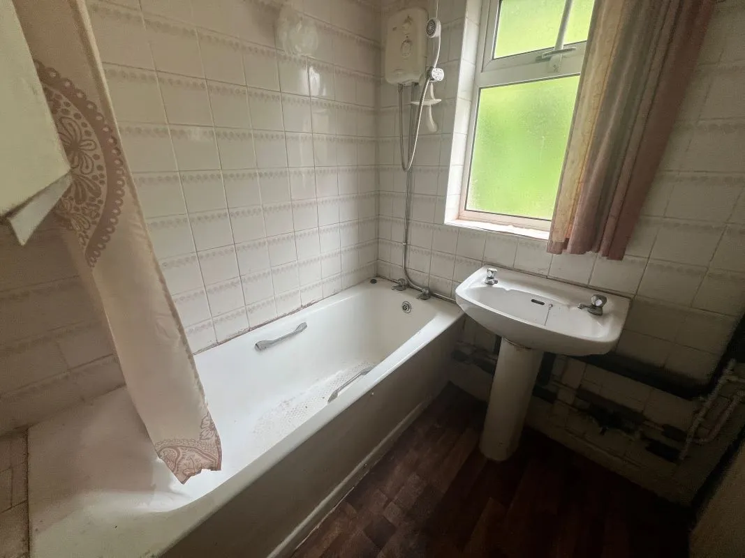 3 bedroom end terraced property in Northfield