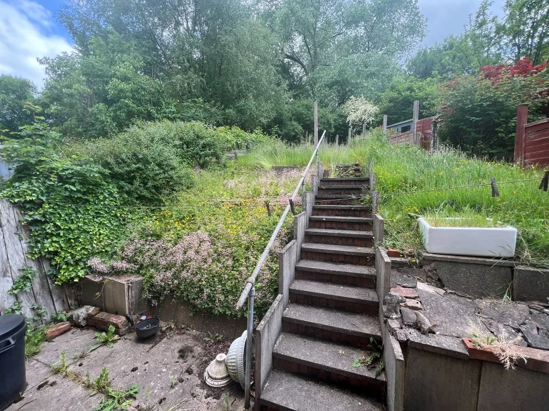 3 bedroom end terraced property in Northfield