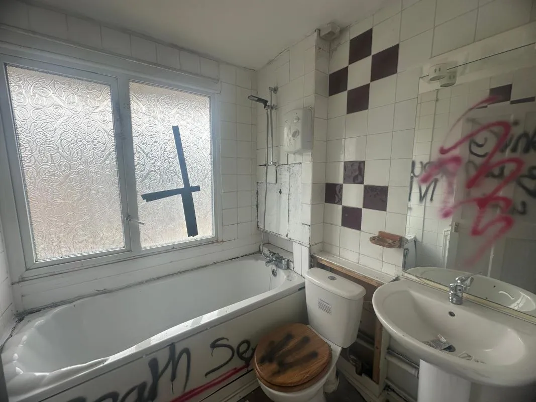 3 bedroom end terraced house in Walsall