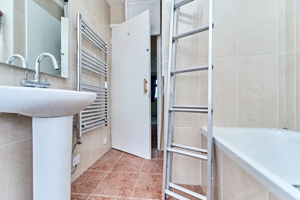 2 bedroom mid terraced property in Moseley
